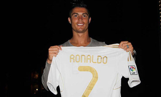 亚马尔被换下后不太高兴？弗里克打趣：下场我就让亚马尔替补（亚马尔被换显不满？弗里克笑称：下一场让他当替补）