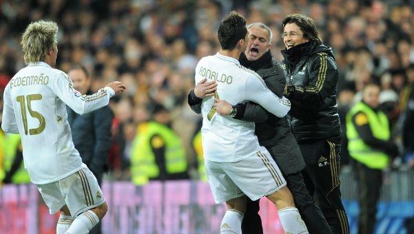 里程碑，恰尔汗奥卢出战利物浦迎来国米生涯200场（国米里程碑：恰尔汗奥卢战利物浦迎第200场）