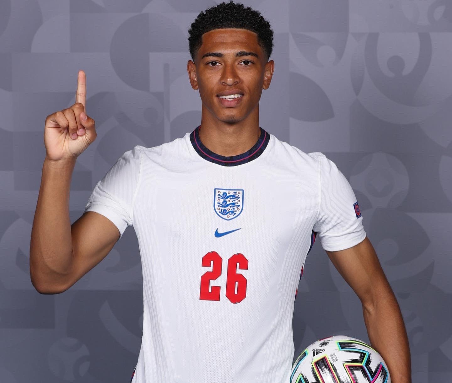 高清：英超曼联1-1西汉姆 红魔攻击线哑火（高清：英超曼联1-1战平西汉姆 红魔锋线失灵）