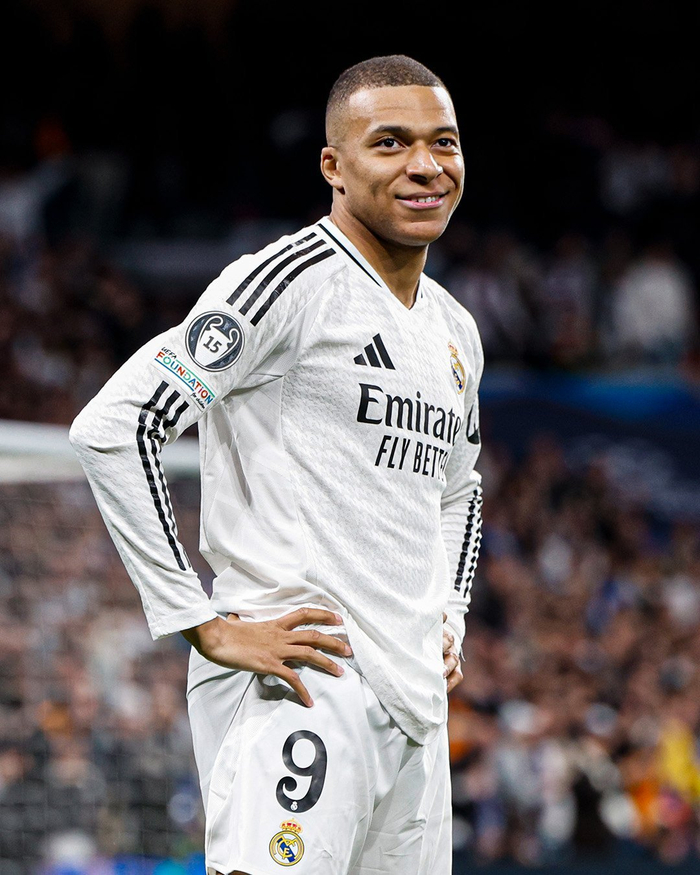 球队进攻空间拉满，对手无解（进攻空间彻底拉开，对手束手无策）