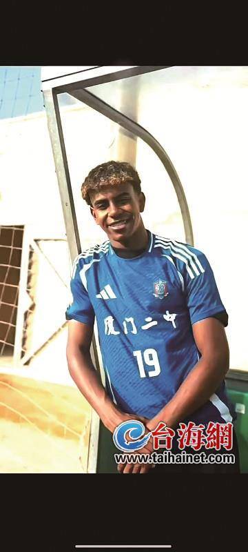 2025LPL全明星颁奖：Tarzan独获三奖，AL年度最佳俱乐部（2025LPL全明星颁奖礼：Tarzan包揽三项大奖，AL荣膺年度最佳俱乐部）