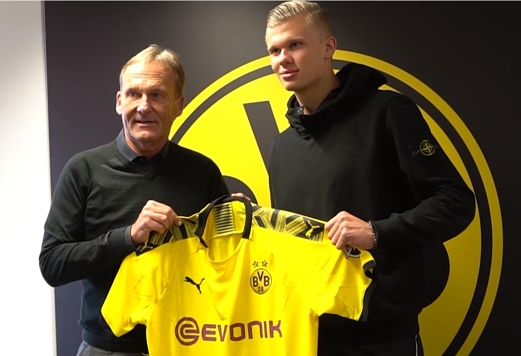 太阳报：C罗日收入48.8万英镑，与摩根采访时戴的手表值110万英镑（太阳报：C罗日薪48.8万英镑，摩根专访所戴腕表价值110万英镑）