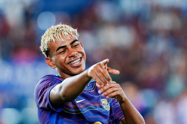 德国U21主帅：卡尔是多面手，希望他把在拜仁的表现带到国家队（德国U21主帅：卡尔多面能手，盼将拜仁状态带入国家队）