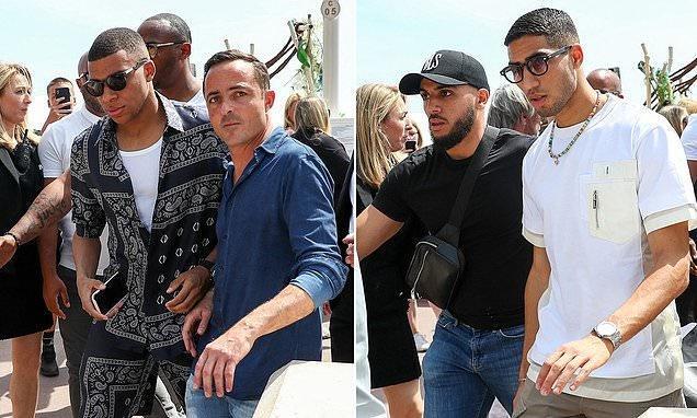 特林康：C罗在葡萄牙队首发完全合理，他能吸引防守注意力（特林康：C罗首发合情合理，他的存在能牵制防线注意力）