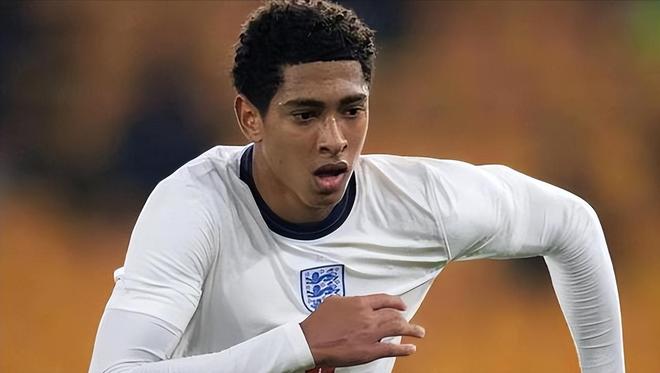 阿森纳3-0客胜布鲁日，马杜埃凯双响+穿云箭，马丁内利世界波（阿森纳客场3-0击退布鲁日：马杜埃凯梅开二度且轰出穿云远射，马丁内利奉献世界波）