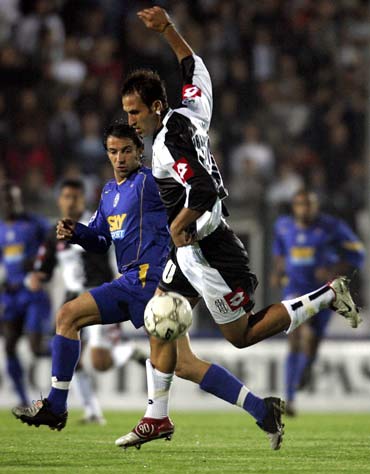 网球ATP年终总决赛：奥热-阿利亚西姆胜兹韦列夫（网球ATP年终总决赛：奥热-阿利亚西姆力克兹韦列夫）