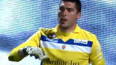 这是中后卫？范德芬长途奔袭神似孙兴慜的普斯卡什奖进球