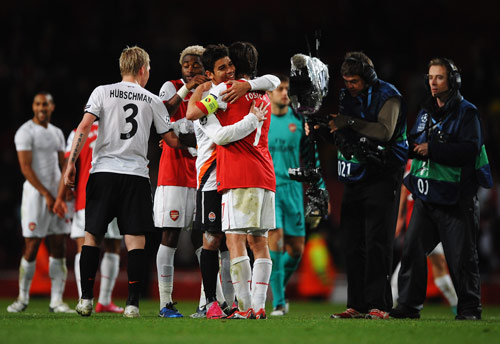 加拉塔萨雷0-1圣吉罗斯联合，普罗米斯-戴维制胜，云亚伊染红（圣吉罗斯联合1-0力克加拉塔萨雷，普罗米斯-戴维建功，云亚伊被罚下）