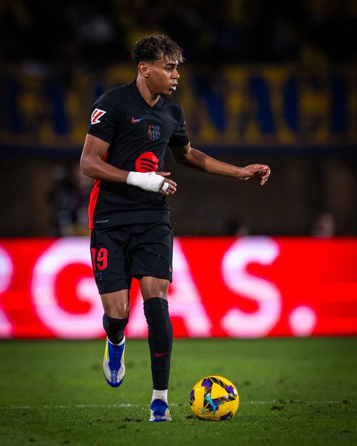 2-1，25岁英格兰国脚一剑封喉，率队2连胜反超切尔西，逼近前三（2-1！25岁英格兰国脚绝杀助队取两连胜，反超切尔西直逼前三）