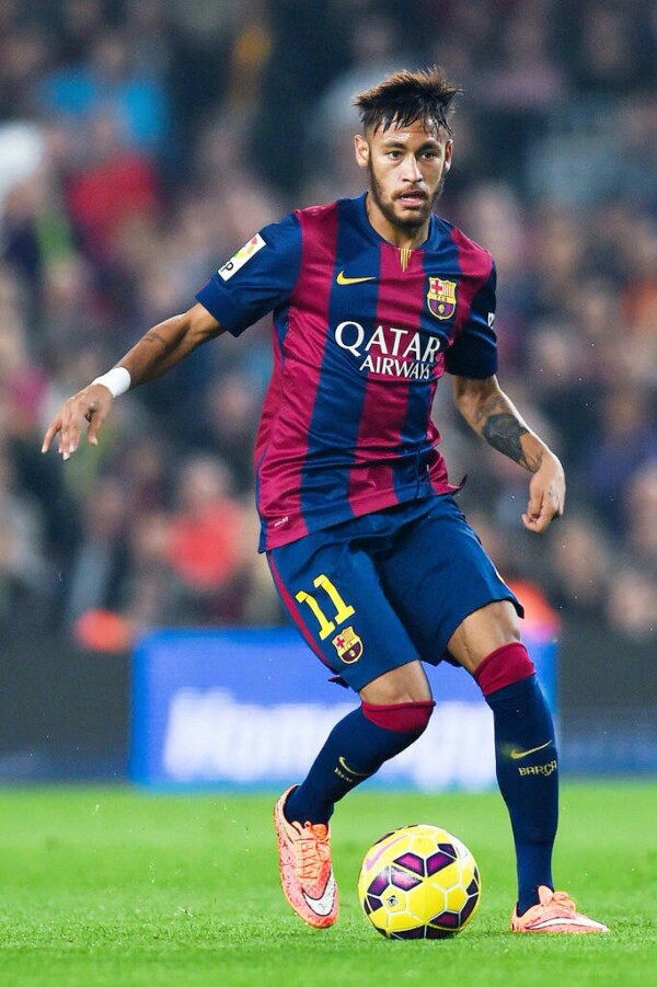 足球欧洲媒体盛赞某国脚：执行力极强（欧媒盛赞某国脚：执行力出众）