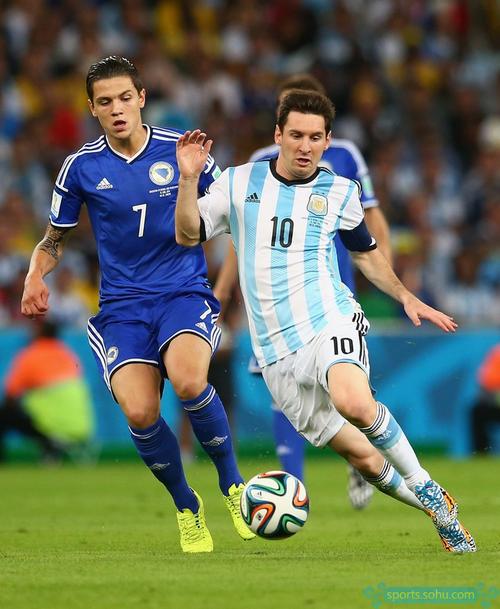 挪威中场托斯比：意大利上半场的表现能够晋级世界杯（托斯比：意大利上半场的发挥足以拿到世界杯门票）