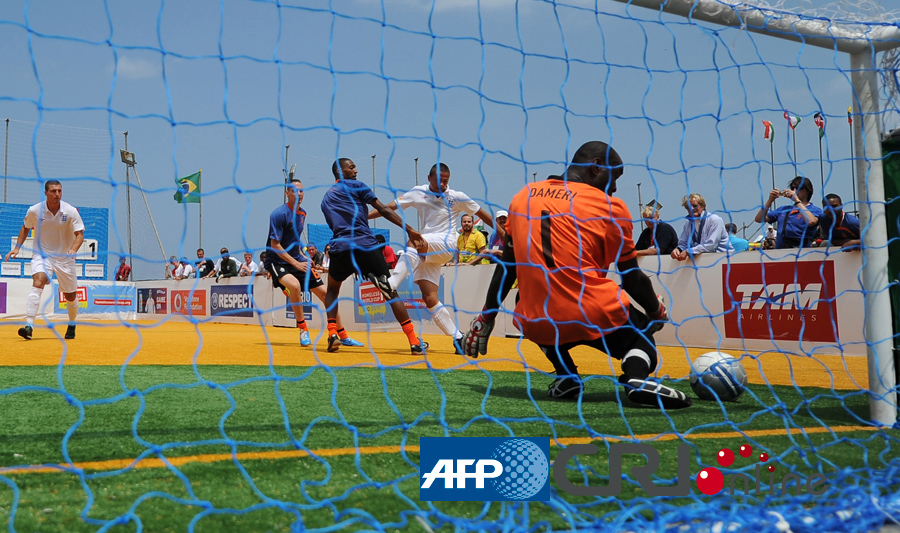 图赫尔：贝林独特的品质是能出现在9号位打进看似简单的进球