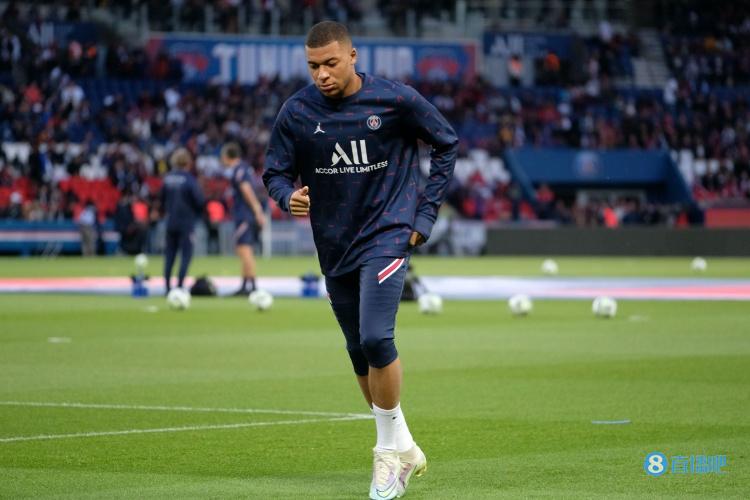 莱万+拉菲尼亚=欧洲最强双人组！合计狂轰46球（莱万携手拉菲尼亚，欧洲最强双星合计攻入46球）