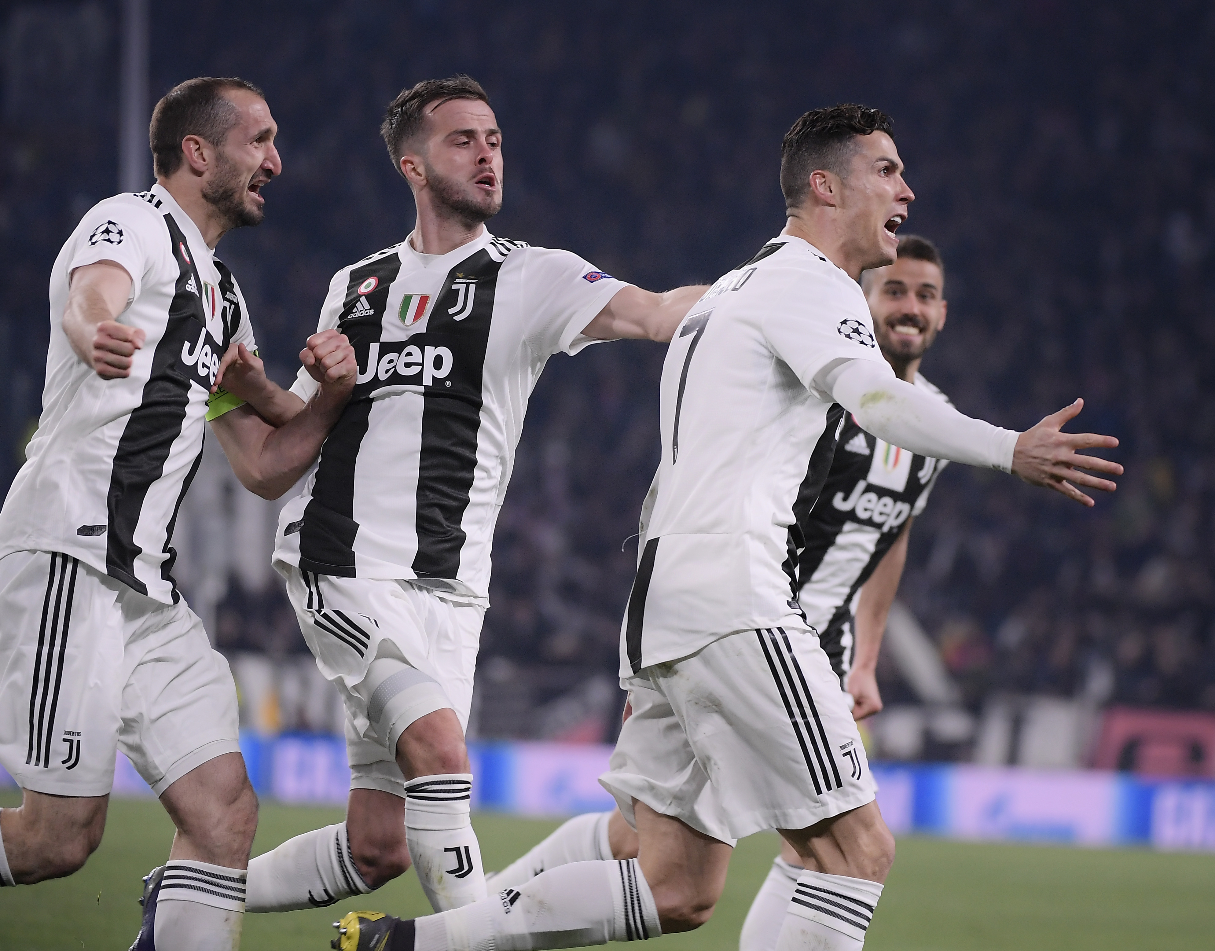 篮球CBA赛场精彩传球合集发布