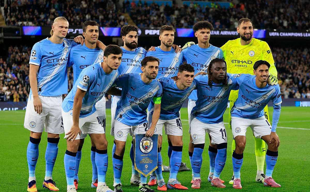 贝克汉姆的球队夺冠，全家相拥庆祝，14岁金发小七很夺目