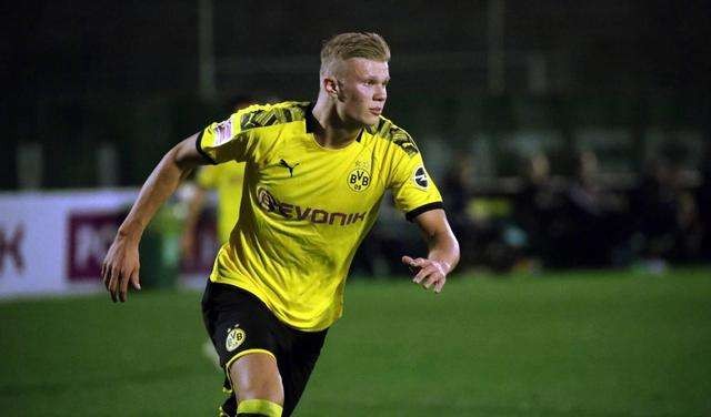 今天是海港足球俱乐部一线队球员武磊的生日，让我们...